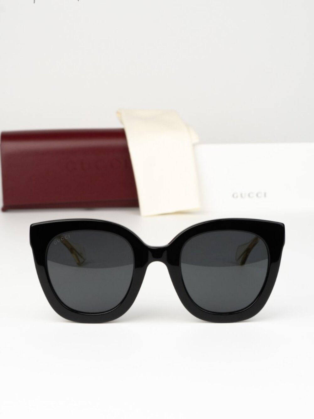 Gucci Women Sunglasses Black Crystal Grey Cat Eye GG0564SN 001 NEW AUTHENTIC - Picture 2 of 12